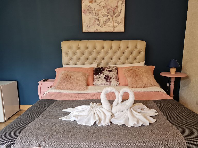 Suíte Bela Vista com hidromassagem, lareira elétrica e deck