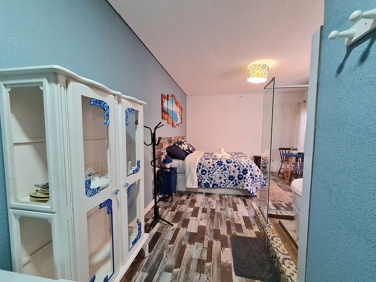 Suíte Grega, com banheira de hidromassagem, lareira elétrica