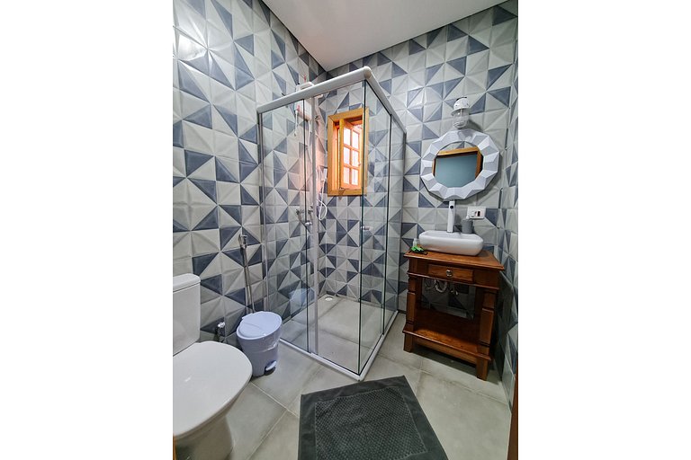 Suíte Grega, com banheira de hidromassagem, lareira elétrica