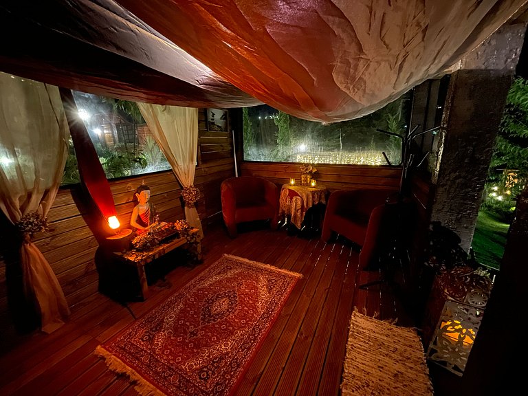 Suíte Bela Vista com hidromassagem, lareira elétrica e deck