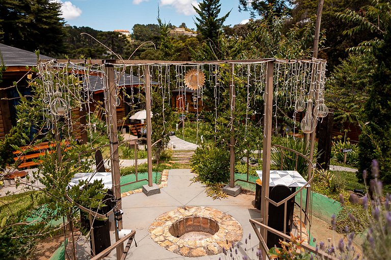 Suíte Bela Vista com hidromassagem, lareira elétrica e deck