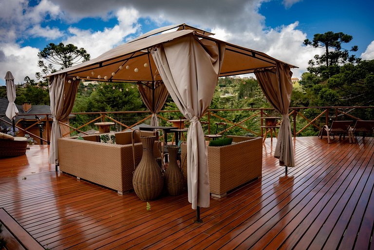 Suíte Bela Vista com hidromassagem, lareira elétrica e deck