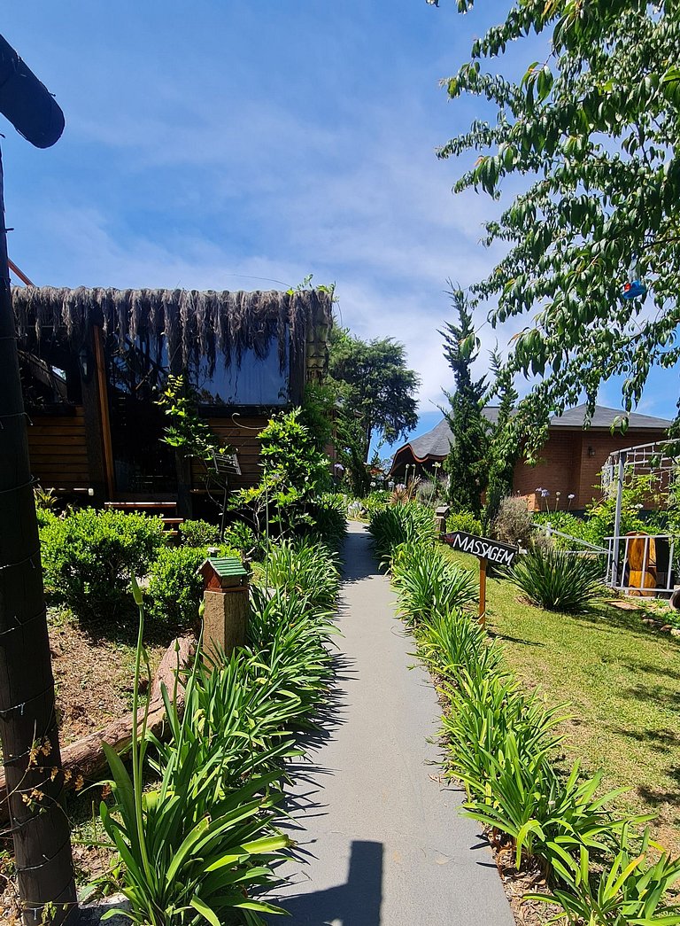 Suíte Bela Vista com hidromassagem, lareira elétrica e deck