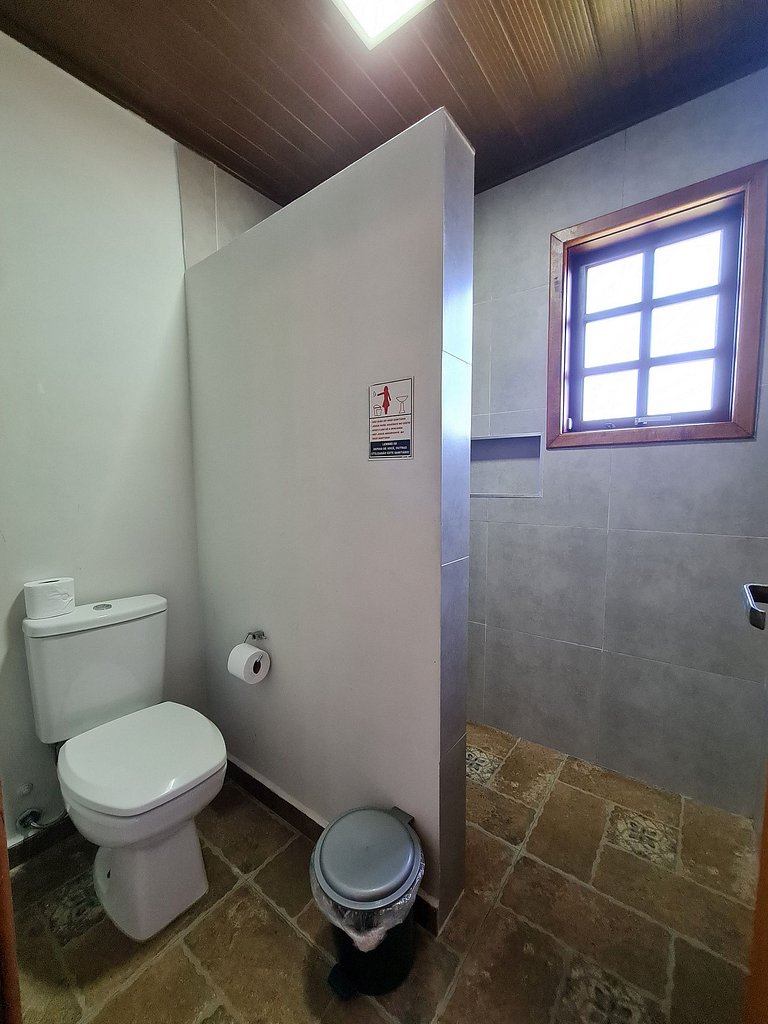 Chalé Pinho com lareira ecológica e varanda