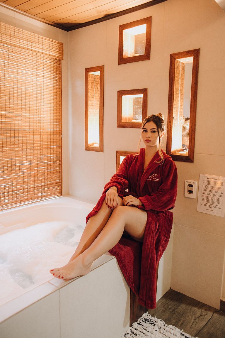 Chalé Master com hidromassagem e lareira