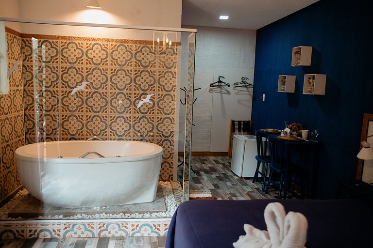 Suíte Grega com banheira de hidromassagem