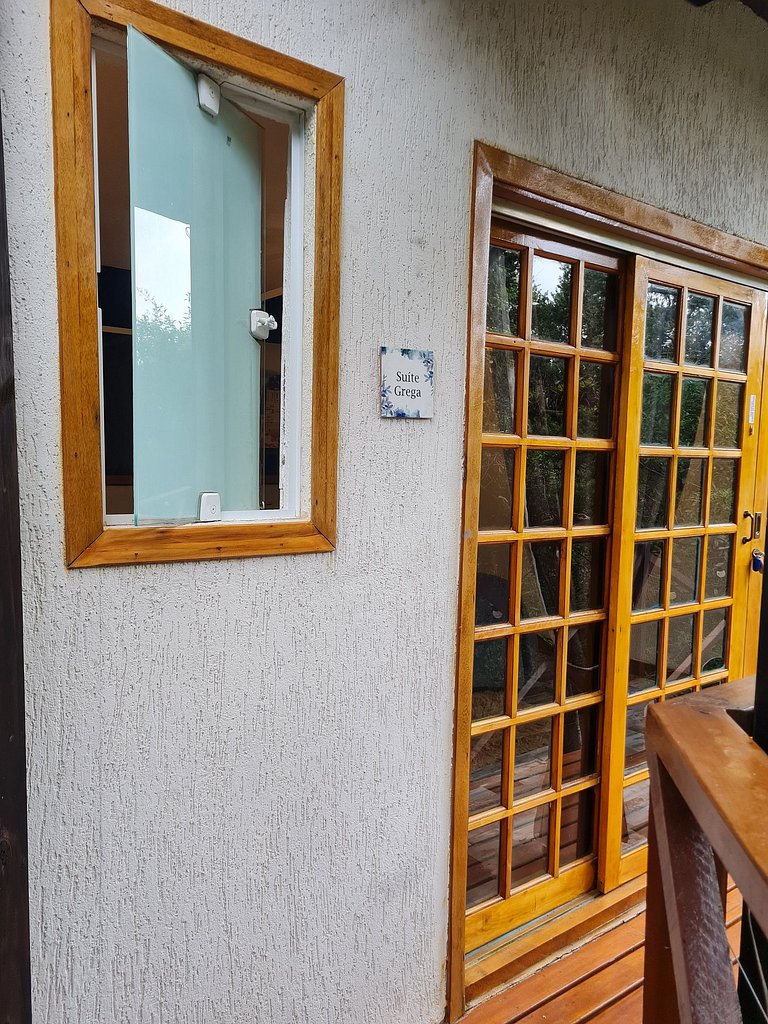Suíte Grega com banheira de hidromassagem
