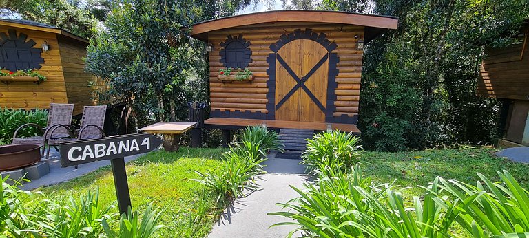 Cabana com hidromassagem no deck e linda vista para mata | T