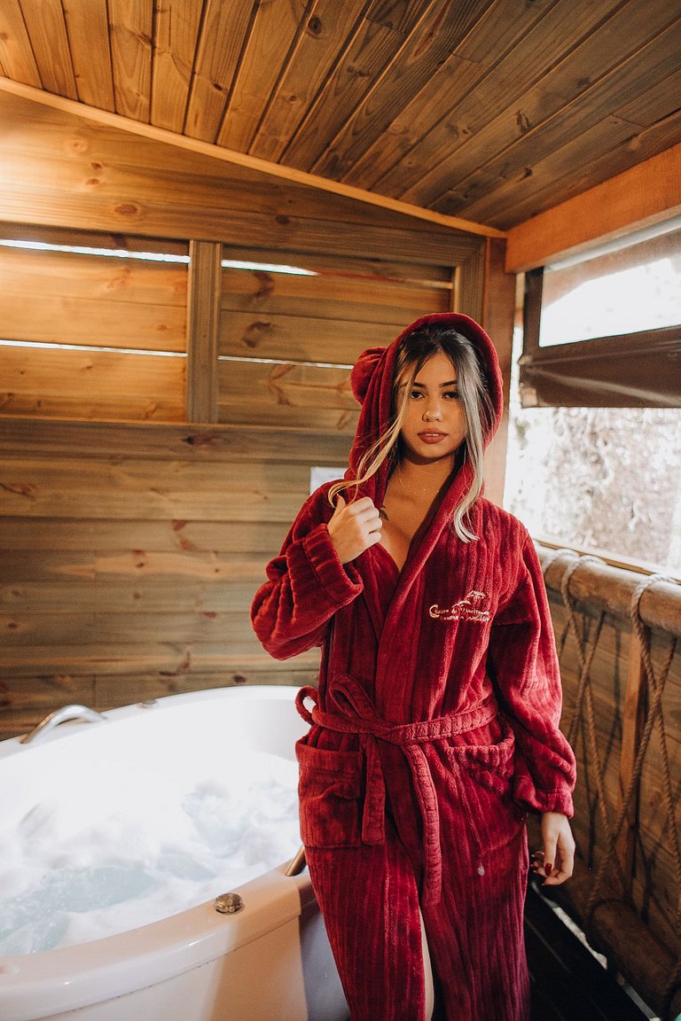 Cabana com hidromassagem no deck e linda vista para mata | T