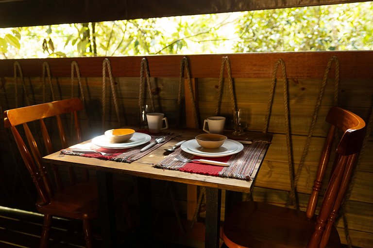 Cabana com hidromassagem no deck e linda vista para mata | T