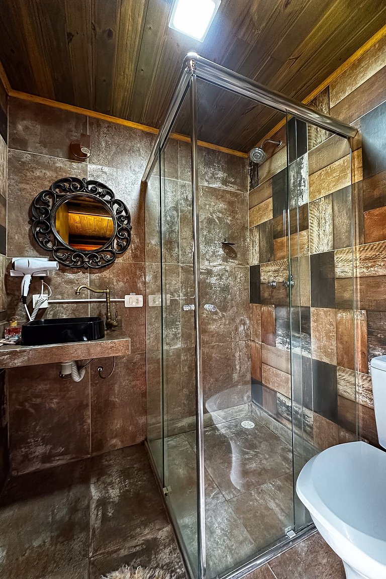 Cabana com hidromassagem no deck e linda vista para mata | T