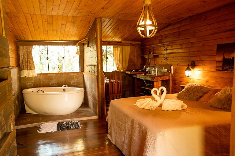 Cabana com hidromassagem interna e linda vista para mata | T