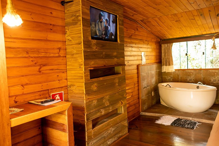 Cabana com hidromassagem interna e linda vista para mata | T