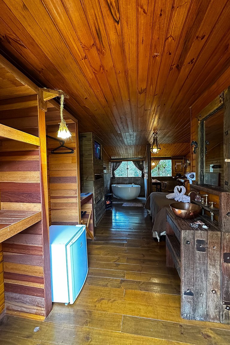 Cabana com hidromassagem interna e linda vista para mata | T