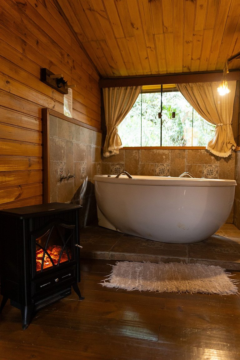 Cabana com hidromassagem interna e linda vista para mata | T