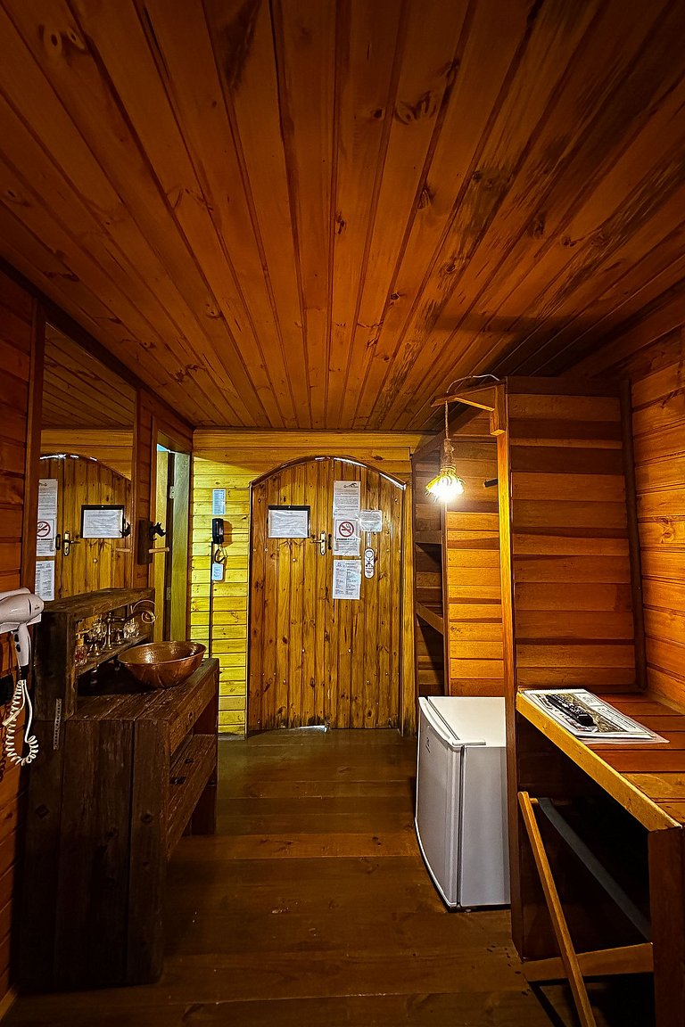 Cabana com hidromassagem interna e linda vista para mata | T