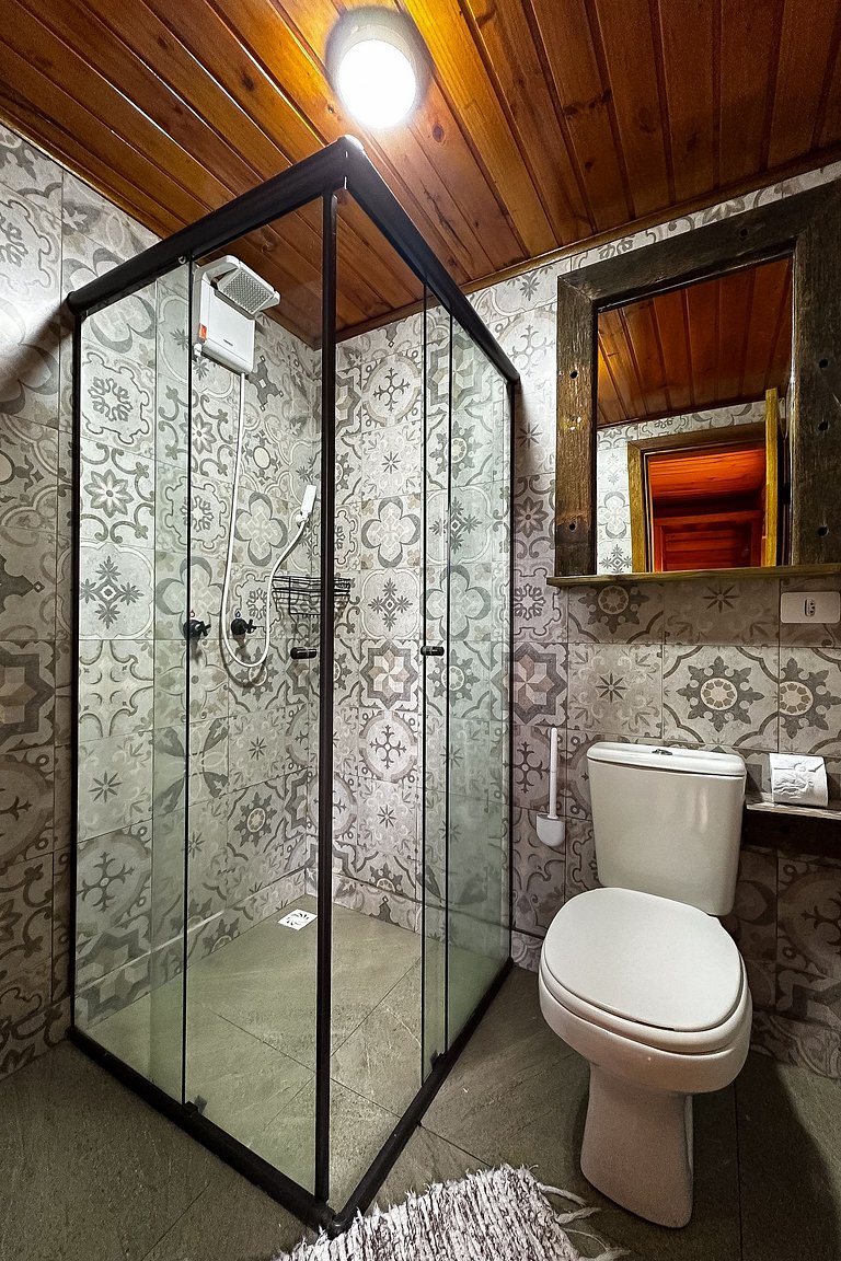 Cabana com hidromassagem interna e linda vista para mata | T