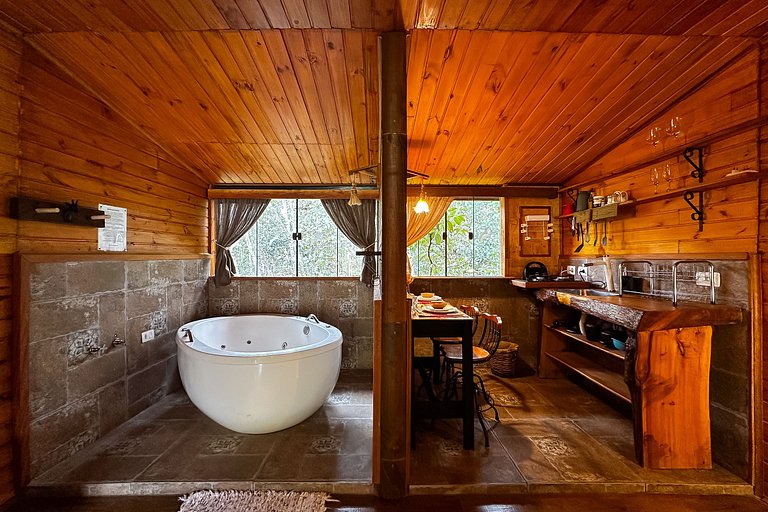 Cabana com hidromassagem interna e linda vista para mata | T