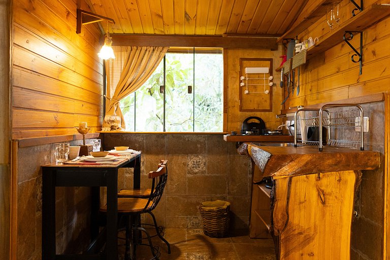 Cabana com hidromassagem interna e linda vista para mata | T