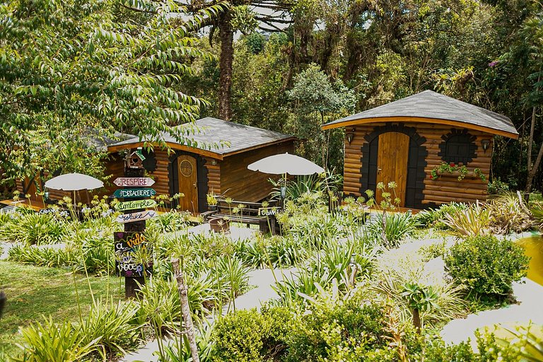 Cabana com hidromassagem interna e linda vista para mata | T