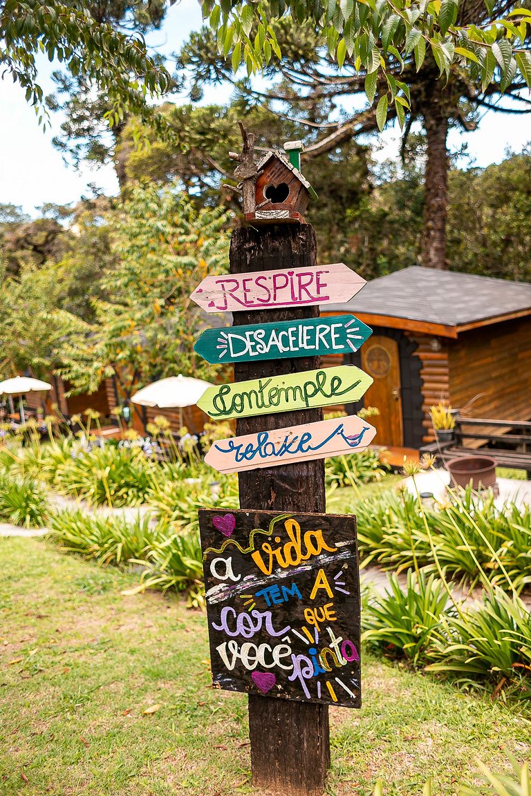 Cabana com hidromassagem no deck e linda vista para mata | T