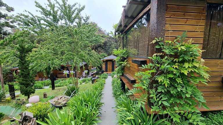 Cabana com hidromassagem interna e linda vista para mata | T