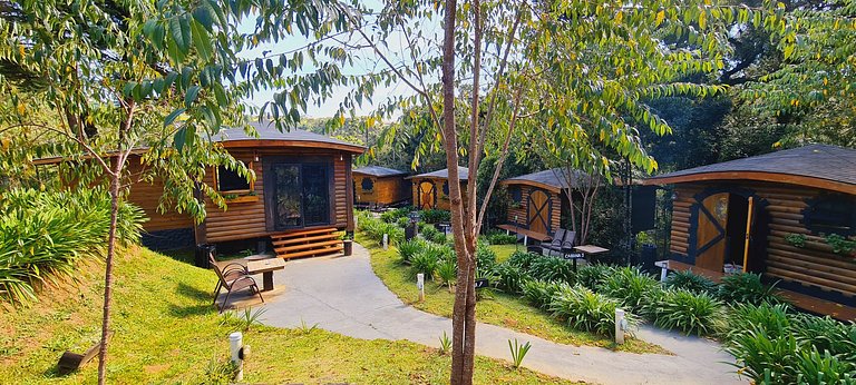 Cabana com hidromassagem no deck e linda vista para mata | T