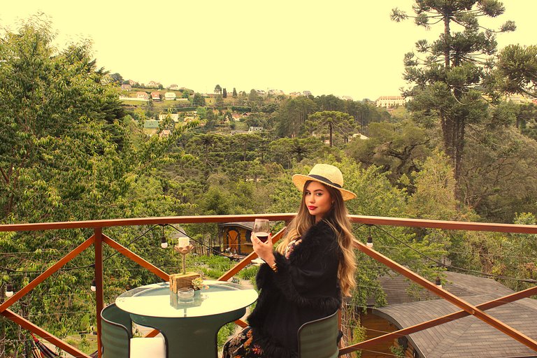 Cabana com hidromassagem no deck e linda vista para mata | T