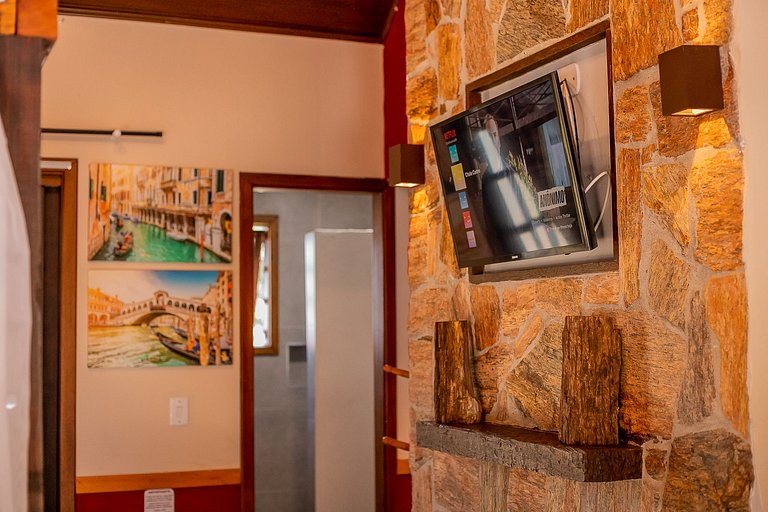 Chalé Europeu com lareira ecológica - Cedro