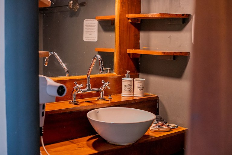 Chalé Pinho com lareira ecológica e varanda