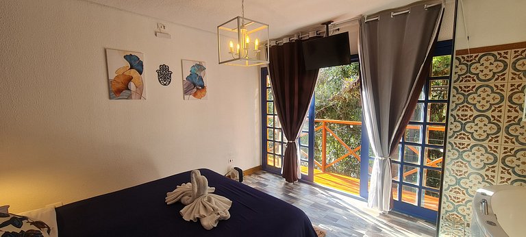 Suíte Grega com banheira de hidromassagem